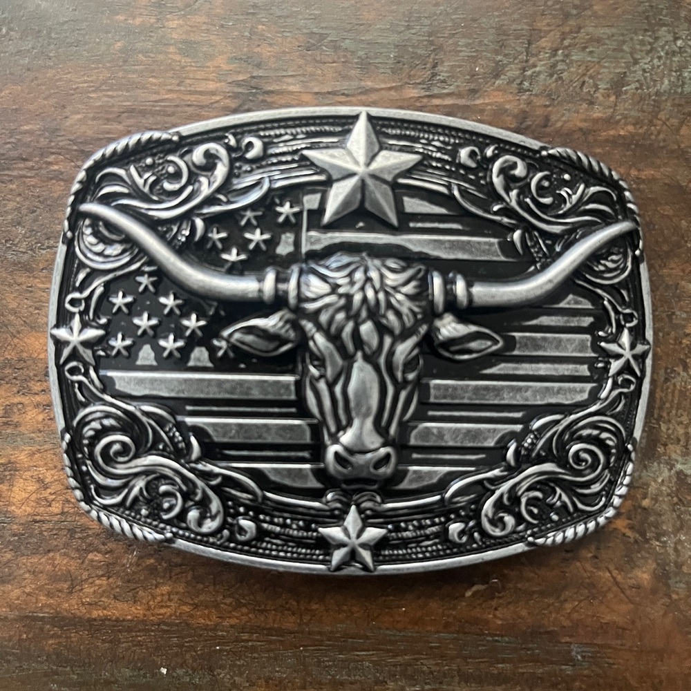 New Silver tone belt buckle with a patriotic American flag and a longhorn bull,